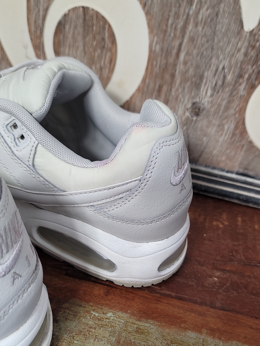 Nike Wmns Air Max Command "Light Bone/White" Wmns 9.5 Good Condition - Picture 11 of 12